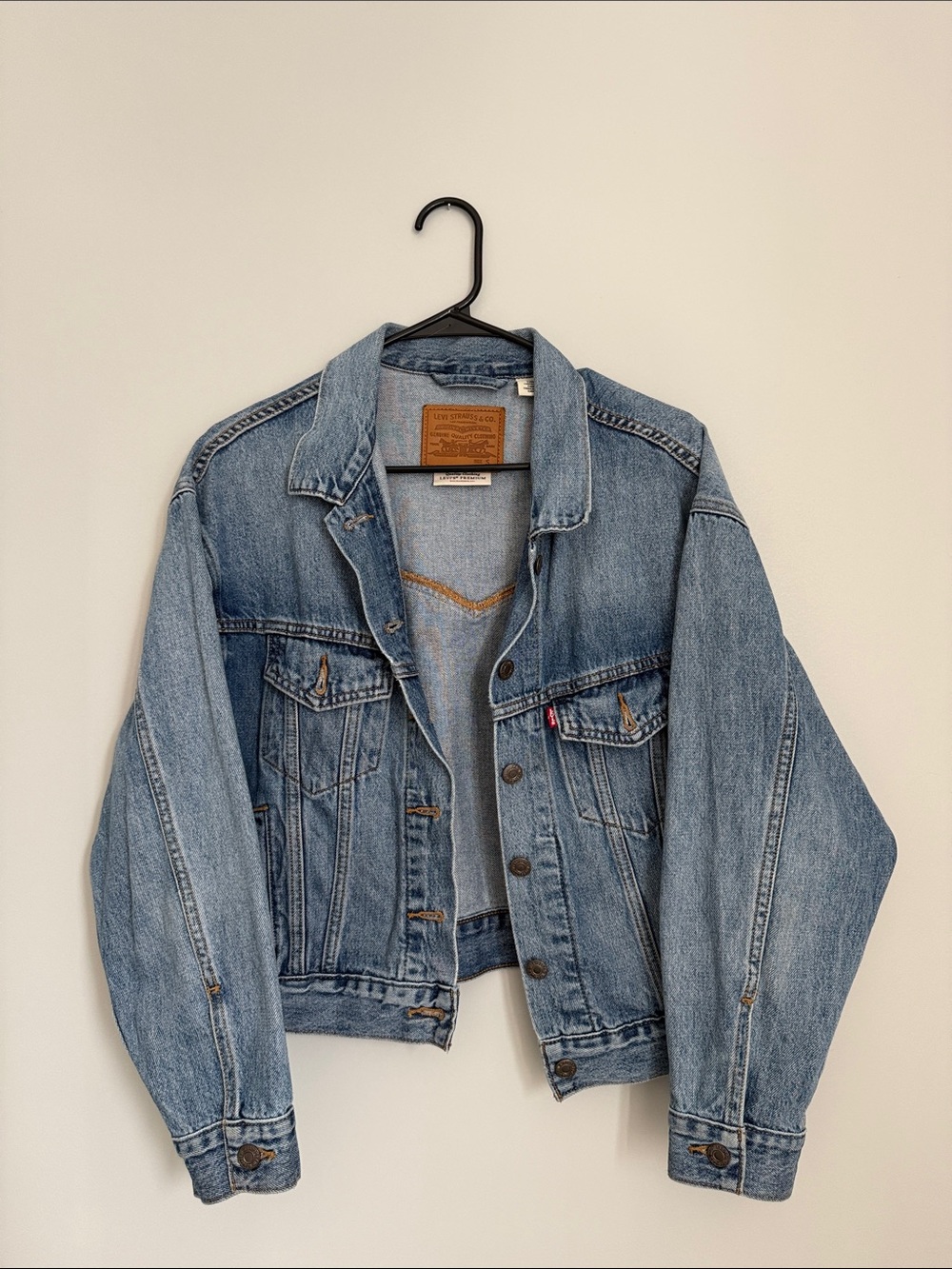 LEVIS Jean Jacket — fits like a medium!